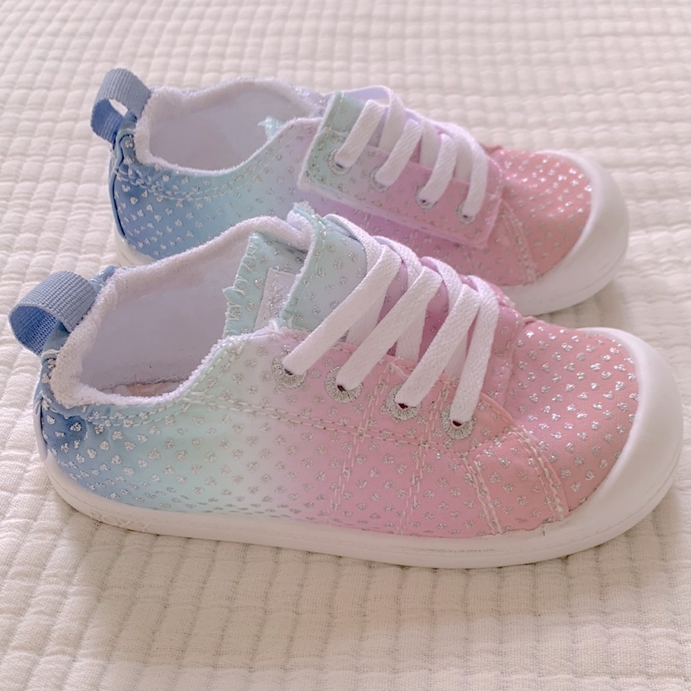Roxy girls Velcro sneakers. Ombre color with glitter hearts. Size 10 toddler.